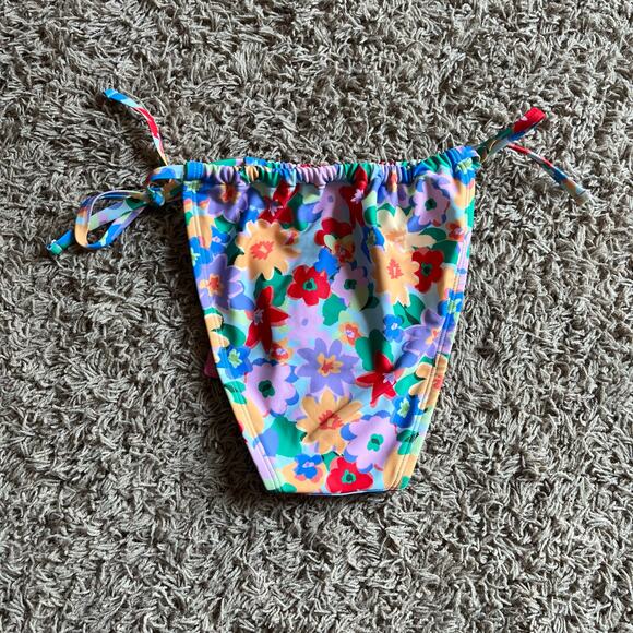 NWT! Juniors' Ninety-Nine° Tunnel Side-Tie Floral Bikini Bottoms Size X-Small - Picture 2 of 7